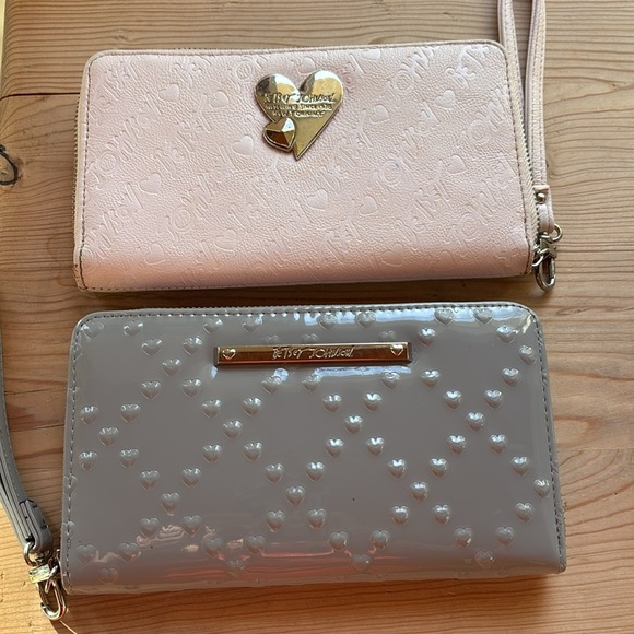 2 Betsey Johnson Wallets 1 Pink 1 Gray Length 8 Inches Width 5 Inches - Picture 13 of 13